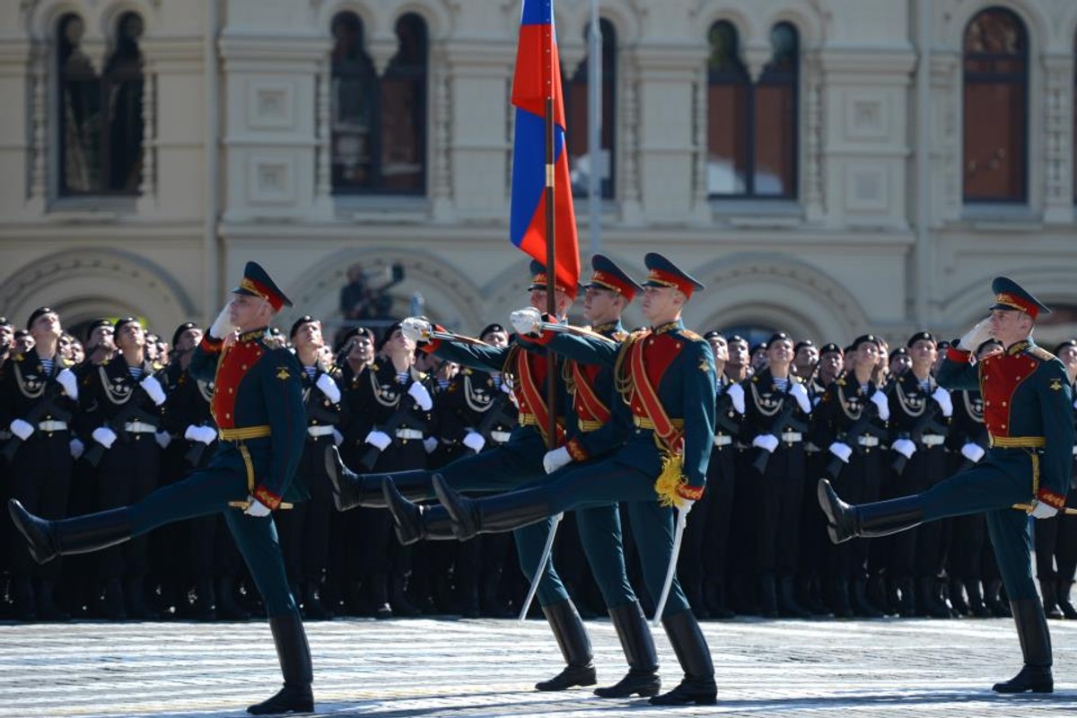 Parada w Moskwie z okazji rocznicy zakończenia II wojny światowej, fot. z profilu Dmitrija Miedwiediewa