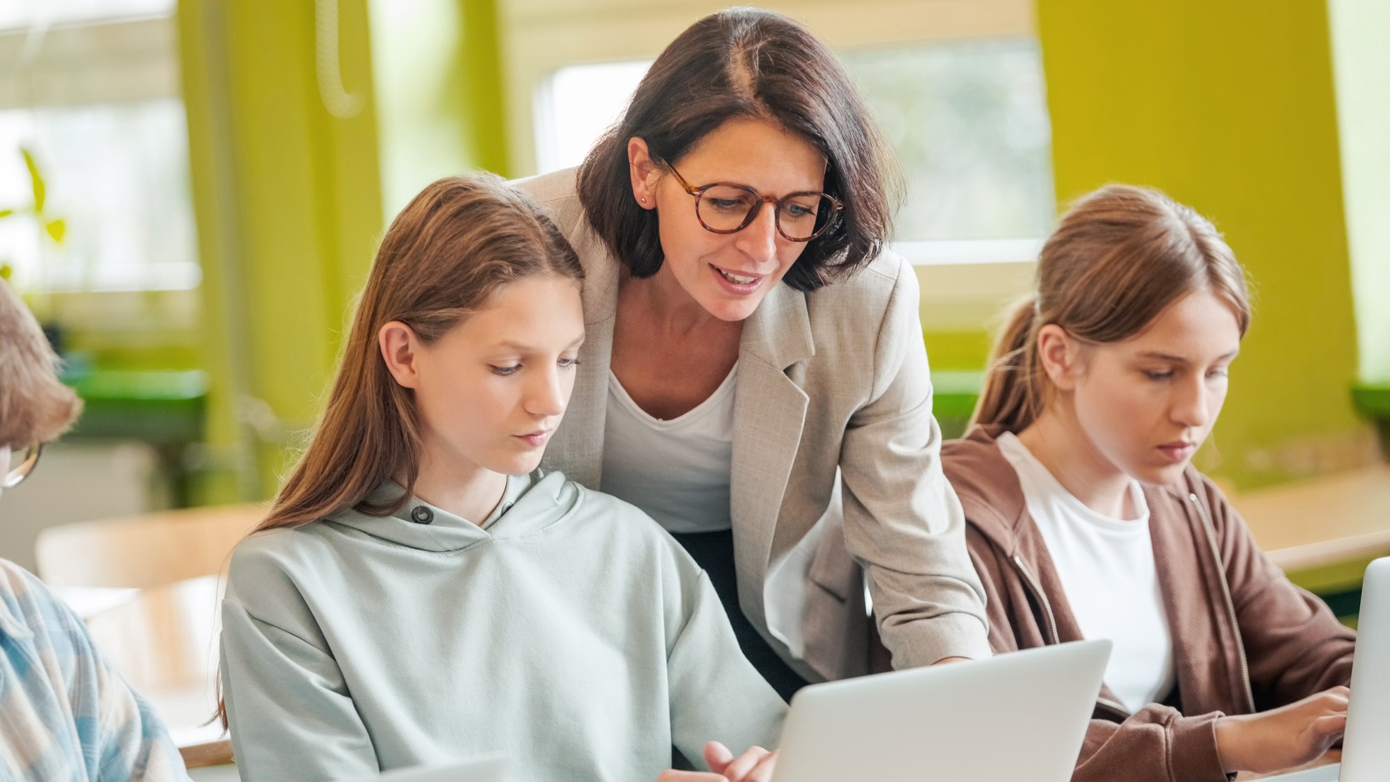 Školská kariérová poradkyňa nám poskytla rady pre rodičov a deti, ktoré sa chystajú na strednú školu, na čo dbať a dať si pozor pri vypisovaní elektronických či listinných prihlášok