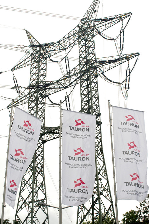 Flagi spółki Tauron w Będzinie