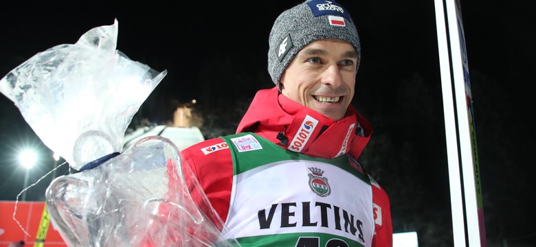 PŚ w skokach: Piot Żyła na podium w Engelbergu. Kamil Stoch w pierwszej "10"
