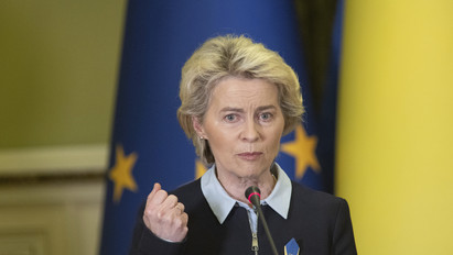 Von der Leyen: az Európai Bizottság az orosz kőolajimport fokozatos betiltását javasolja