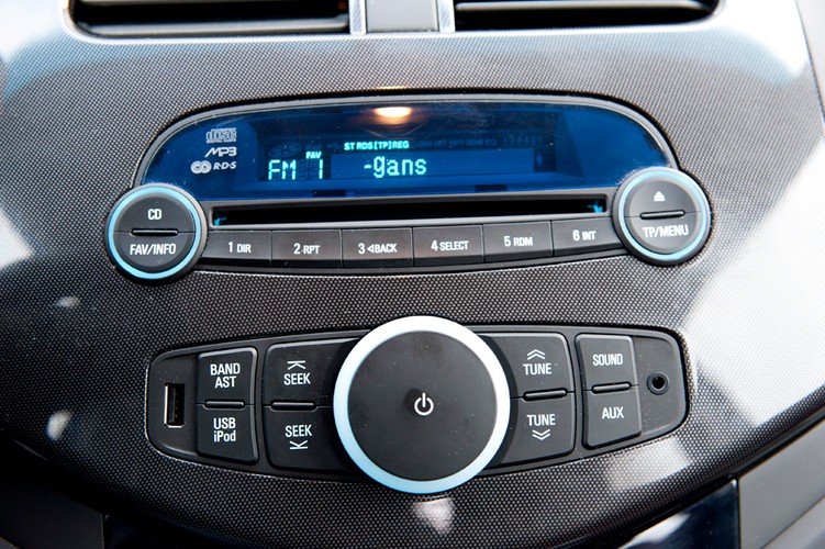 Chevrolet spark - panel obsługi audio
