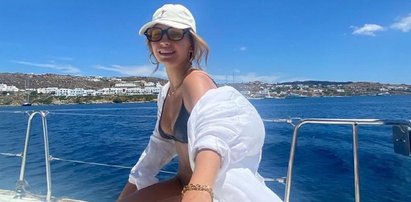 Julia Wieniawa w seksownym bikini wskakuje do morza w Grecji. No to chlup!