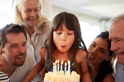 Jak zrobić tort urodzinowy? Sprawdź nasze proste przepisy