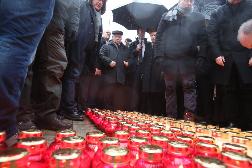 Zamieszanie w rocznicę Smoleńska. Protestują przeciwko ekshumacjom