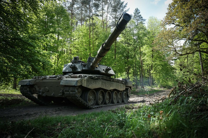 Czołg Challenger 2 to podstawowy czołg brytyjskiej armii. W najbliższych latach ich miejsce mają zająć czołgi Challenger 3.