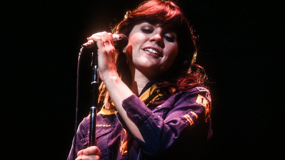 Linda Ronstadt znowu zyskuje popularność utworem "Long Long Time"