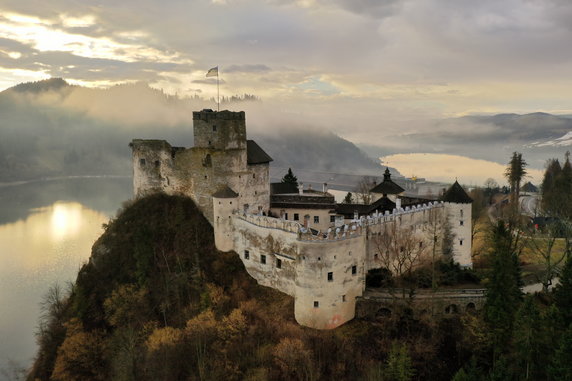 Zamek w Niedzicy, Polska