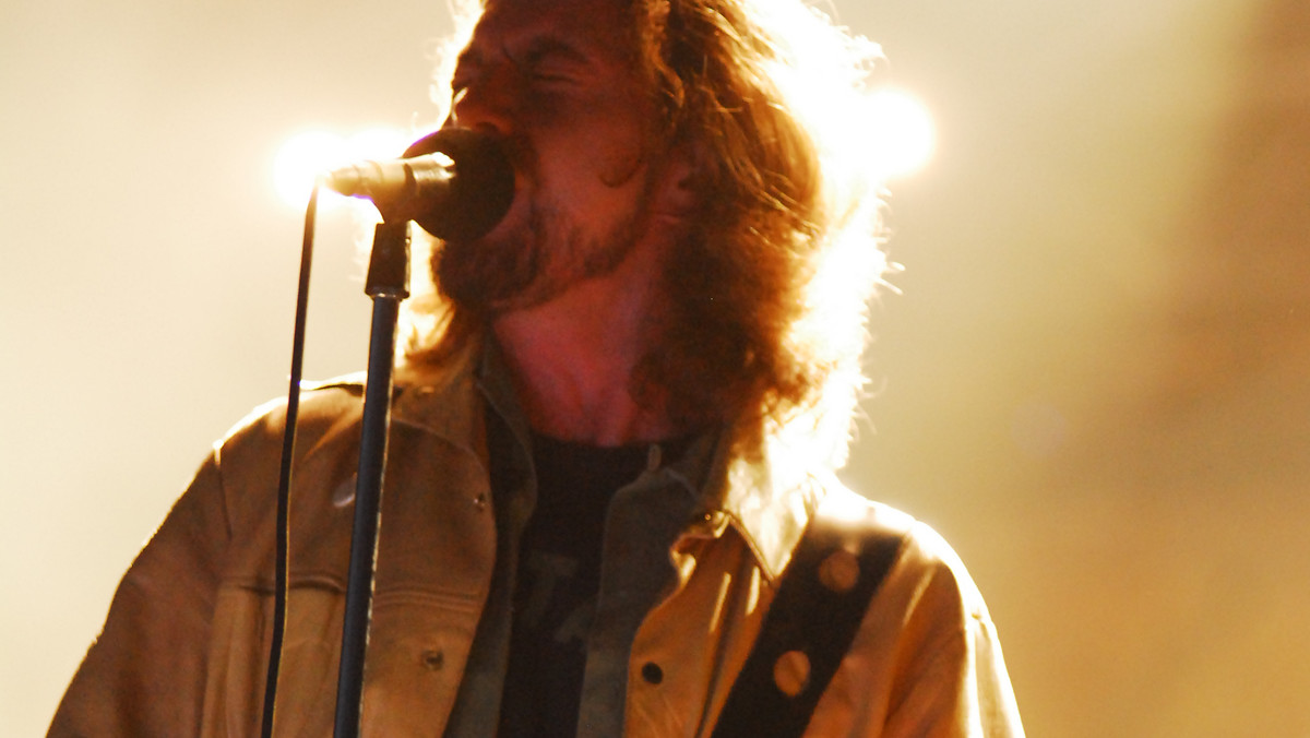Eddie Vedder, Josh Homme i muzycy The Strokes nagrali wspólny utwór na charytatywną składankę "Live From Nowhere Near You, Vol II".