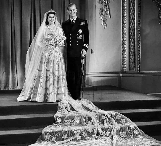 Ilyen gyönyörű menyasszony volt Erzsébet királynő, amikor hozzáment Fülöp herceghez