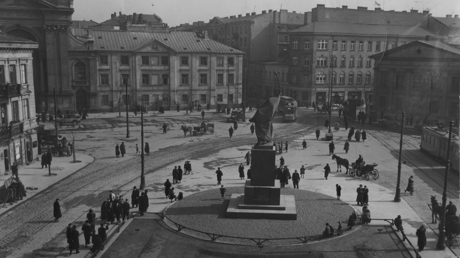 Plac Krasińskich w Warszawie na zdjęciu z 1936 r. Pod koniec 1940 r. plac sąsiadował bezpośrednio z gettem warszawskim.