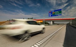 Autostrada A1 dłuższa o nowy odcinek. Od dziś kierowcy pomkną z Warszawy do Katowic [MAPA]