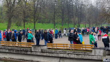 Ogromna kolejka do szczepienia w Parku Śląskim. "Nie zaszczepimy wszystkich"