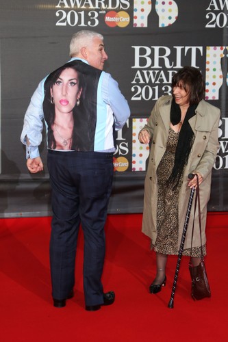 Mitch i Janis Winehouse na gali Brit Awards 2013