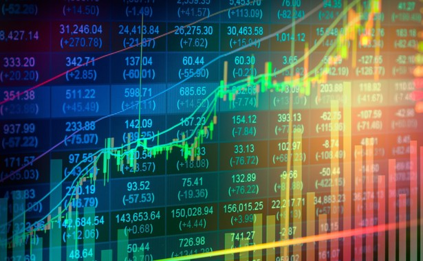 DZIEŃ NA FX: FI: Eksperci spodziewają się stabilizacji EUR: PLN oraz wzrostu rentowności w tym tygodniu