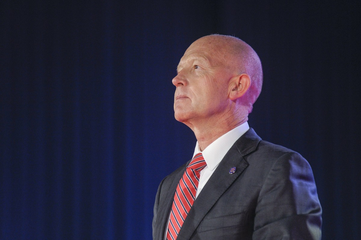 Donald Tusk i Jeffrey Sachs na zako?czeniu EFNI 2015