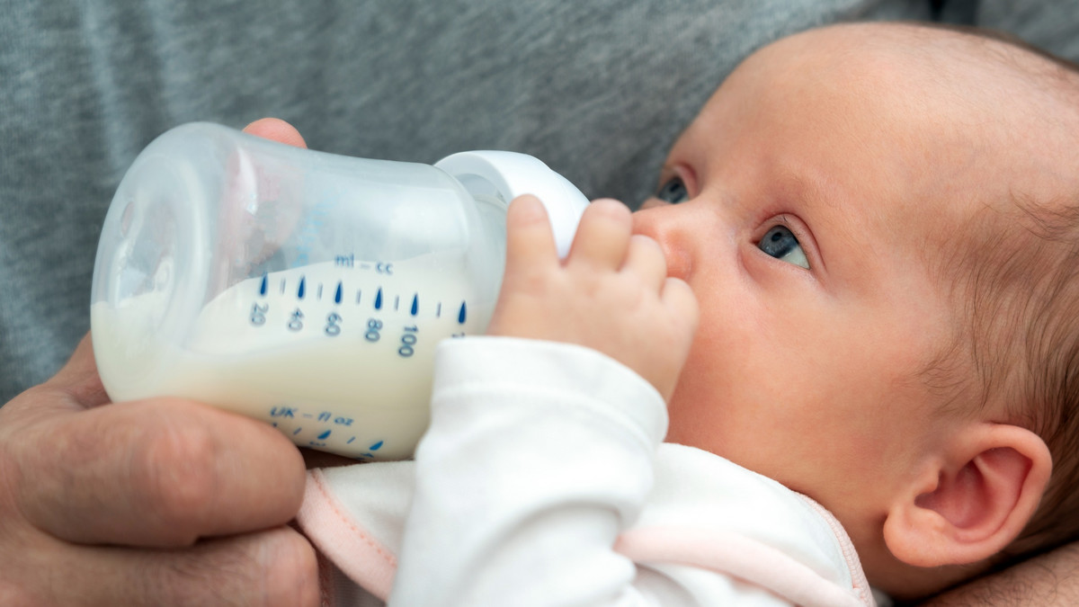 Masz to mleko dla niemowląt w domu? Koniecznie je wyrzuć! 