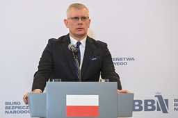 cenckiewicz "rozmkinił" safe. "nad programem wisi broń atomowa"