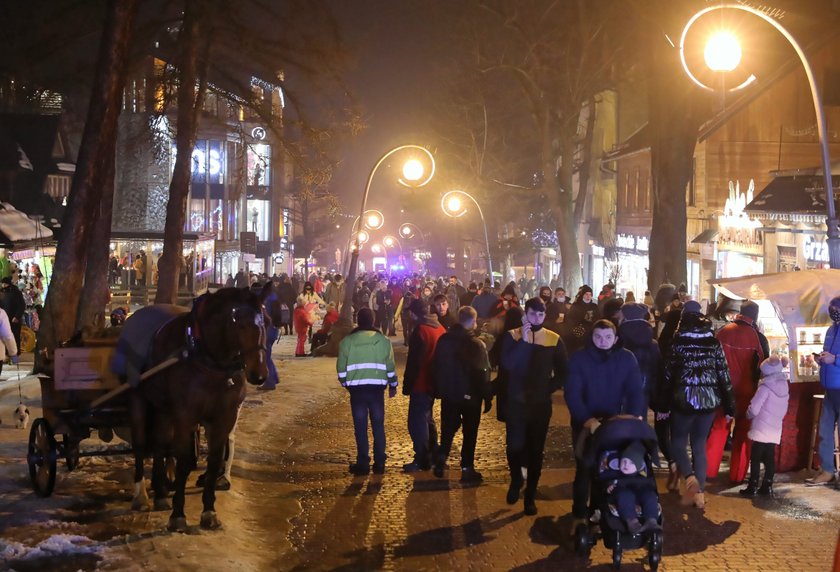 Hotelarze błagają turystów, by nie robili imprez.