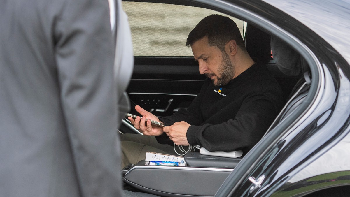 Zełenski zapomniał o telefonie. Szybka interwencja niemieckiej policji