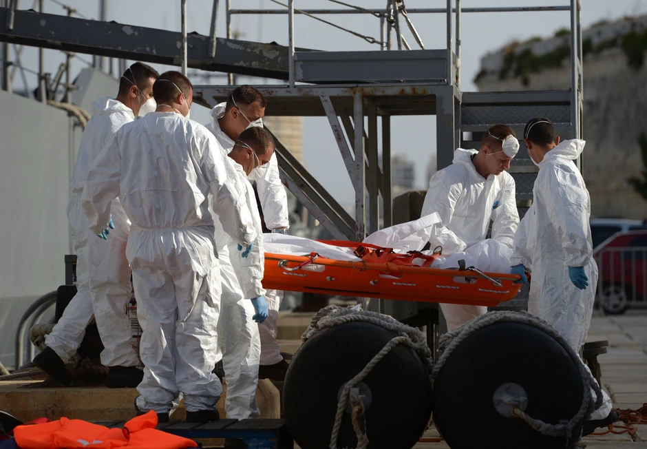 Prebacivanje tela jednog od stradalih