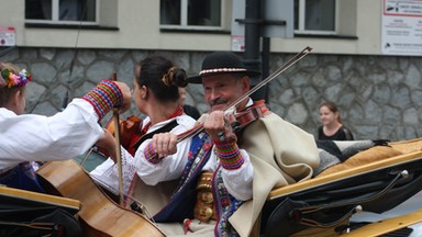 Ruszyły Sabałowe Bajania, górale wybiorą nowych zbójników. Kiedyś został nim Donald Tusk