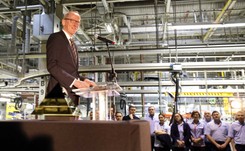 Szef Opla zachwycony polską fabryką, przywiózł motoryzacyjnego Oscara. 'To najwyższa klasa światowa'