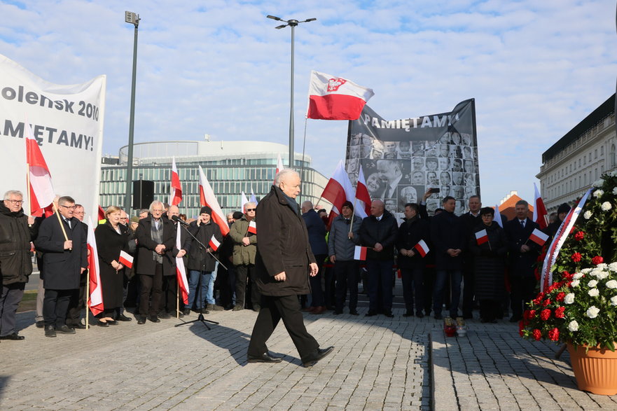 Jarosław Kaczyński podczas obchodów miesięcznicy smoleńskiej