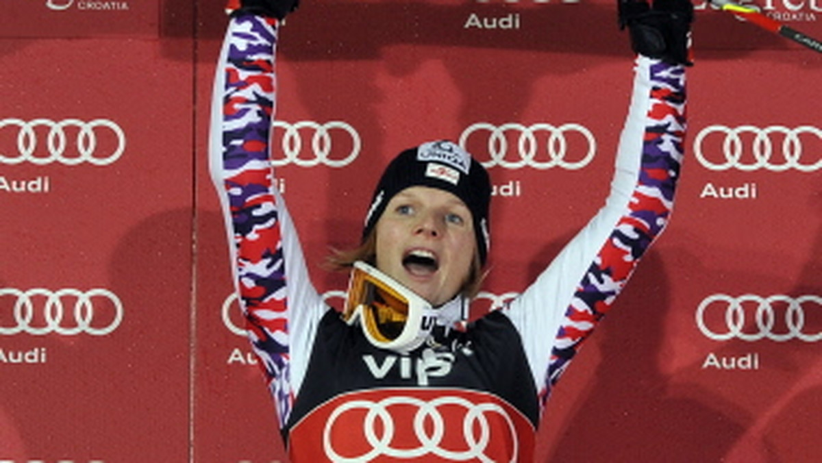 Mistrzyni świata w slalomie z Garmisch-Partenkirchen (2011) prawdopodobnie uszkodziła więzadła, choć szefostwo austriackiej ekipy oficjalnie nie podało żadnych szczegółów. Poinformowało tylko, że Schild wraca do domu.