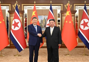 Si Đinping i Kim Džong Un u Pjongjangu 8. juna