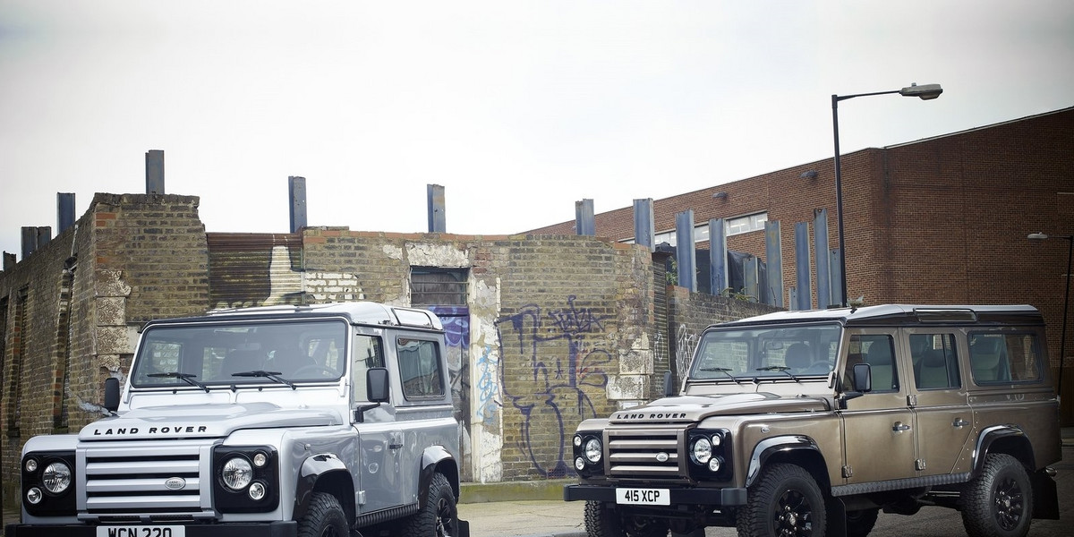 Land Rover Defender 