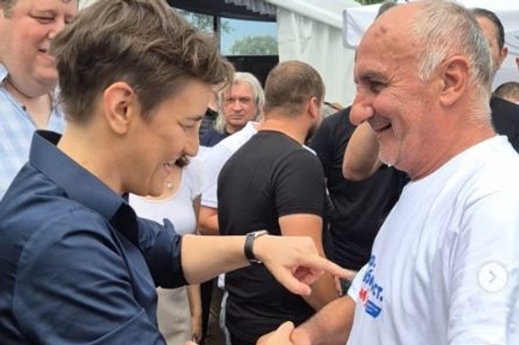 "NI PLJUSKOVI NISU MOGLI DA SPREČE NAŠE DRUŽENJE" Brnabić u Crepaji: Naša politika je ujedinjena Srbija, sa svima treba razgovarati (FOTO)