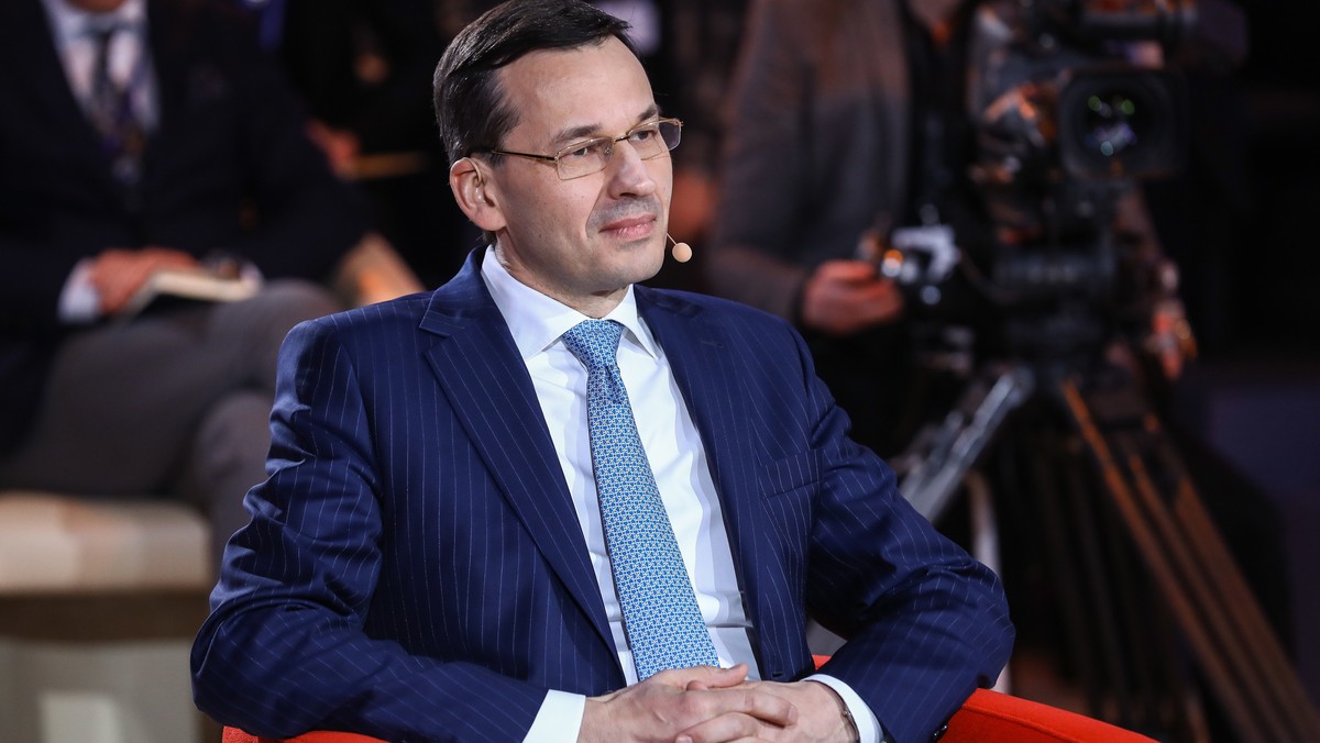 Premier Mateusz Morawiecki powiedział na Brussels Forum w belgijskiej stolicy, że nie wszystkie kraje w UE są traktowane jednakowo. Zaznaczył, że trzeba przy tym szukać wspólnego języka z partnerami z Europy Zachodniej. Morawiecki zabrał także głos nt. noweli ustawy o IPN. - Powinniśmy lepiej to wyjaśnić. Obecnie w 18 krajach jest bardzo podobne prawo, które tyczy się kłamstwa oświęcimskiego - stwierdził.