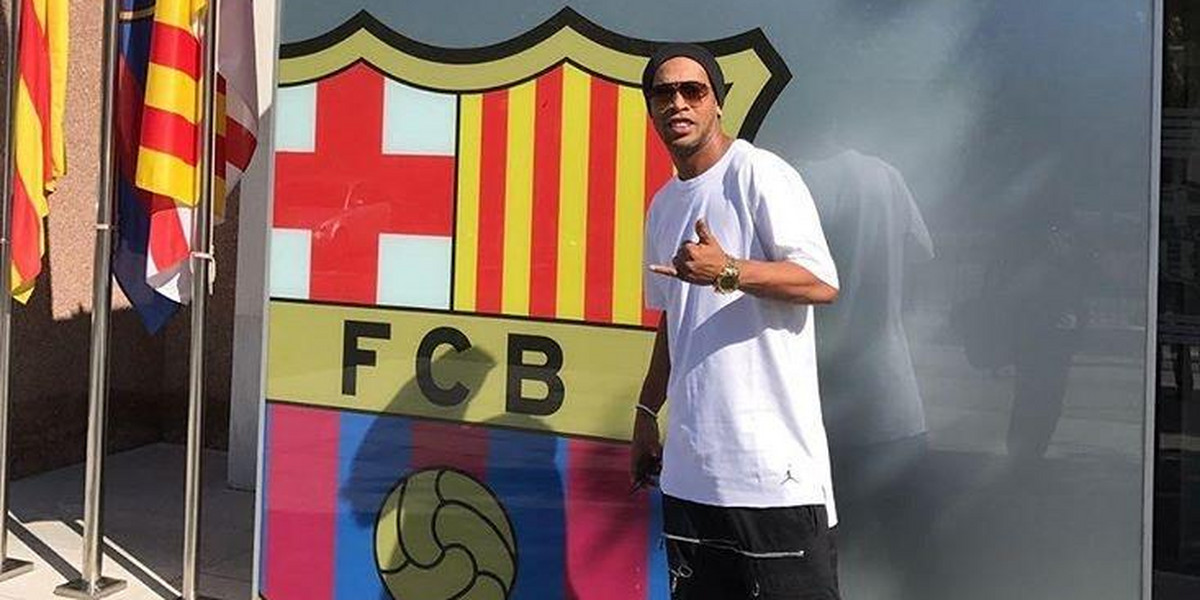 Ronaldinho ominął mecz FC Barcelona - Deportivo La Coruna, bo bawił się na plaży