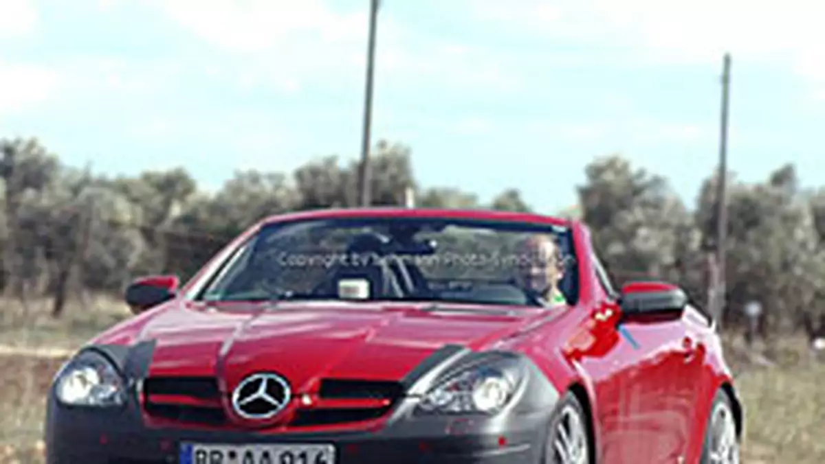 Zdjęcia szpiegowskie: odmłodzone Mercedesy SL i SLK we Włoszech