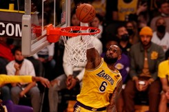 NBA. Osamotniony James. Los Angeles Lakers wciąż w kryzysie