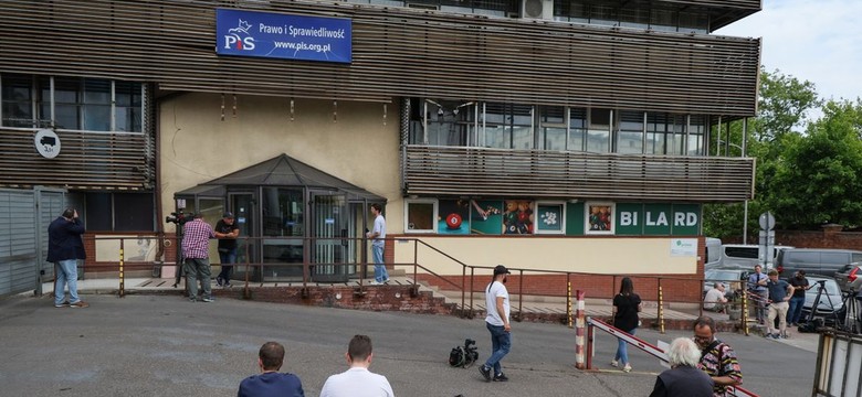 Pilne spotkanie w siedzibie PiS. Chodzi o Karola Nawrockiego