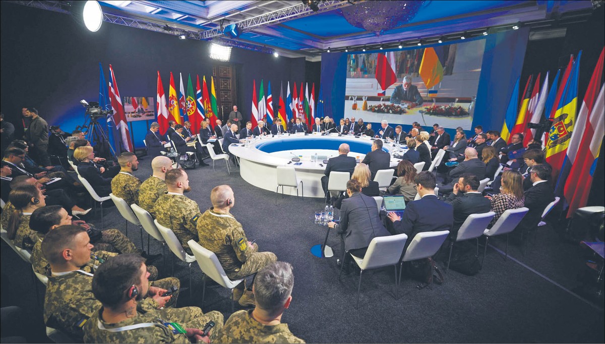 Europejscy przywódcy w Kijowie podczas obchodów trzeciej rocznicy rozpoczęcia rosyjskiej inwazji na Ukrainę