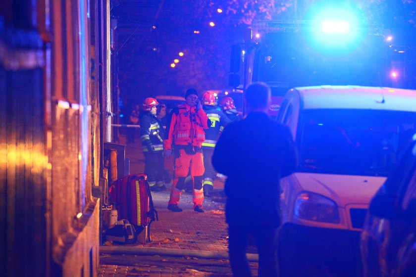 Potężny wybuch i pożar w kamienicy w Warszawie. Jedna osoba nie żyje, są poszkodowani