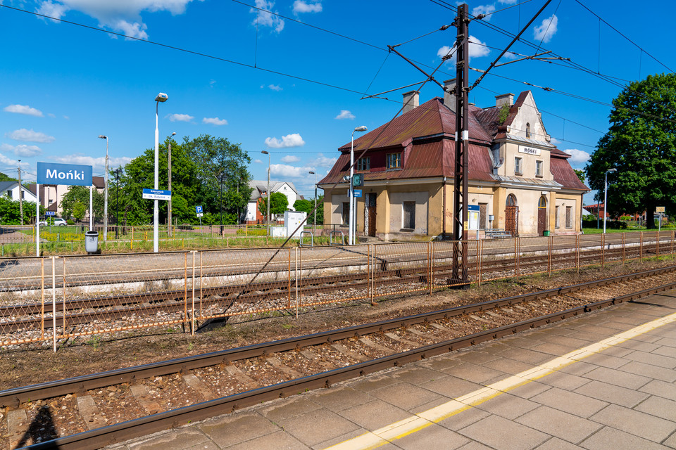 Stacja kolejowa w Mońkach