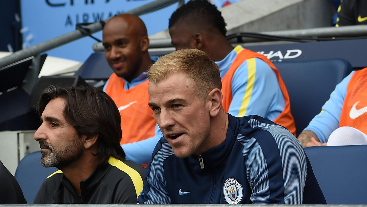 Joe Hart najprawdopodobniej będzie tylko rezerwowym bramkarzem Manchesteru City w obecnym sezonie. W sobotę trener Pep Guardiola posadził na ławce reprezentanta Anglii, który jest w klubie zawodnikiem z najdłuższym stażem.