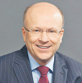 Koen Lenaerts jest belgijskim prawnikiem, prezesem Trybunału Sprawiedliwości UE