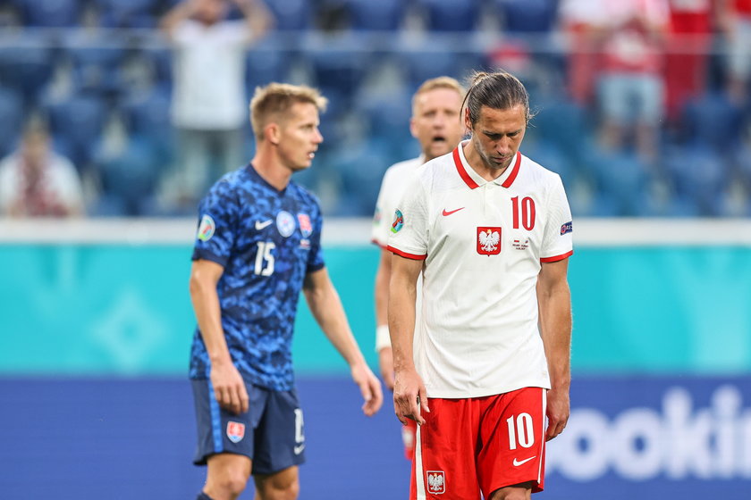 Krychowiak dostał czerwoną kartkę w pierwszym meczu Polaków na Euro. 