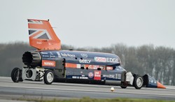 To jeszcze samochód, czy już rakieta? Przeprowadzono pierwsze testy Bloodhound SSC [ZDJĘCIA]