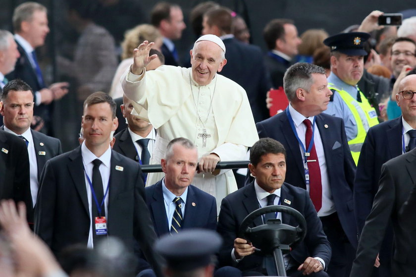 Papież spotkał się w Dublinie z ofiarami księży pedofilów