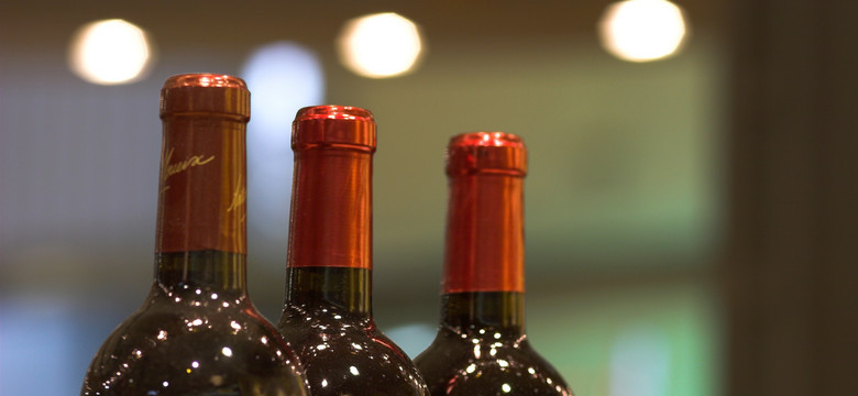 Rok na butelce wina — co oznacza? To wcale nie jest rocznik trunku
