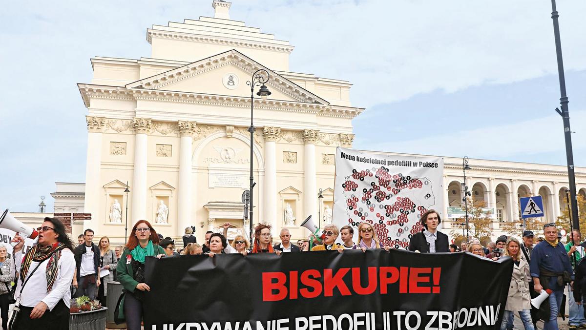 Demonstracja przeciwko kościelnej pedofilii w Polsce, Warszawa. 