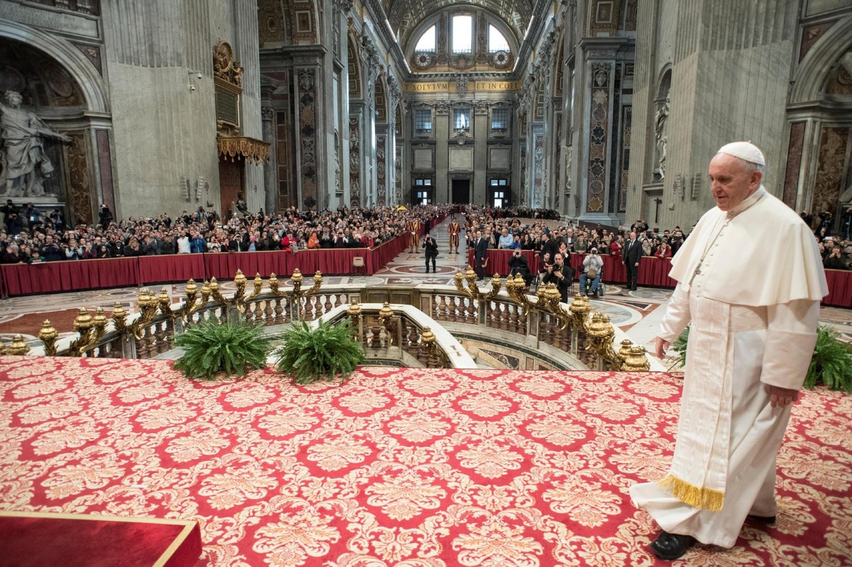 Papież Franciszek w czasie audiencji generalnej w Watykanie