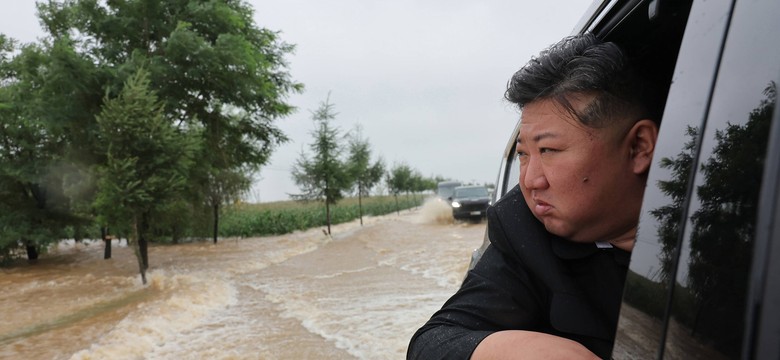 Kim Dzong Un nie chce żadnej pomocy. Tyle że jednym dziękuje, a innych obraża