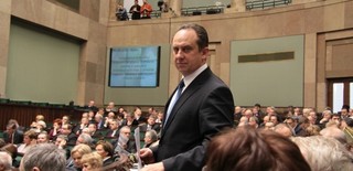 Paszport covidowy w Polsce. Wiceminister mówi od kiedy będzie dostępny